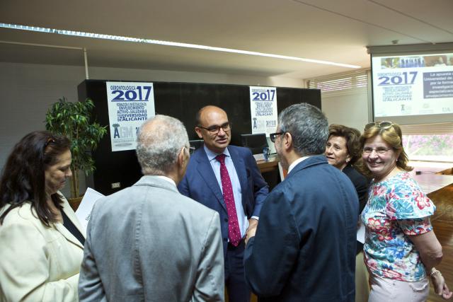 INAUGURACION GERONTOLOGICA 2017 7 - Autor: Roberto Ruiz - Taller de imagen.jpg